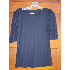 MAURICES Medium BLACK Ruched Short Sleeves Ribbed Knit top. RO